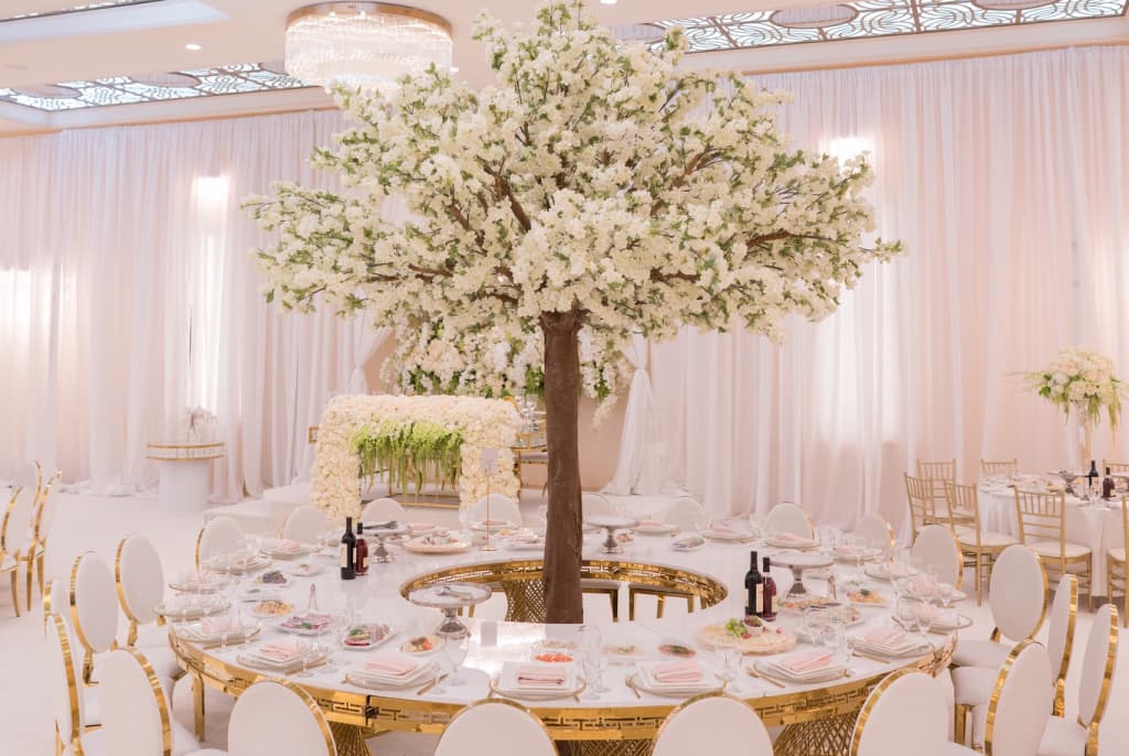 Exquisite centerpiece